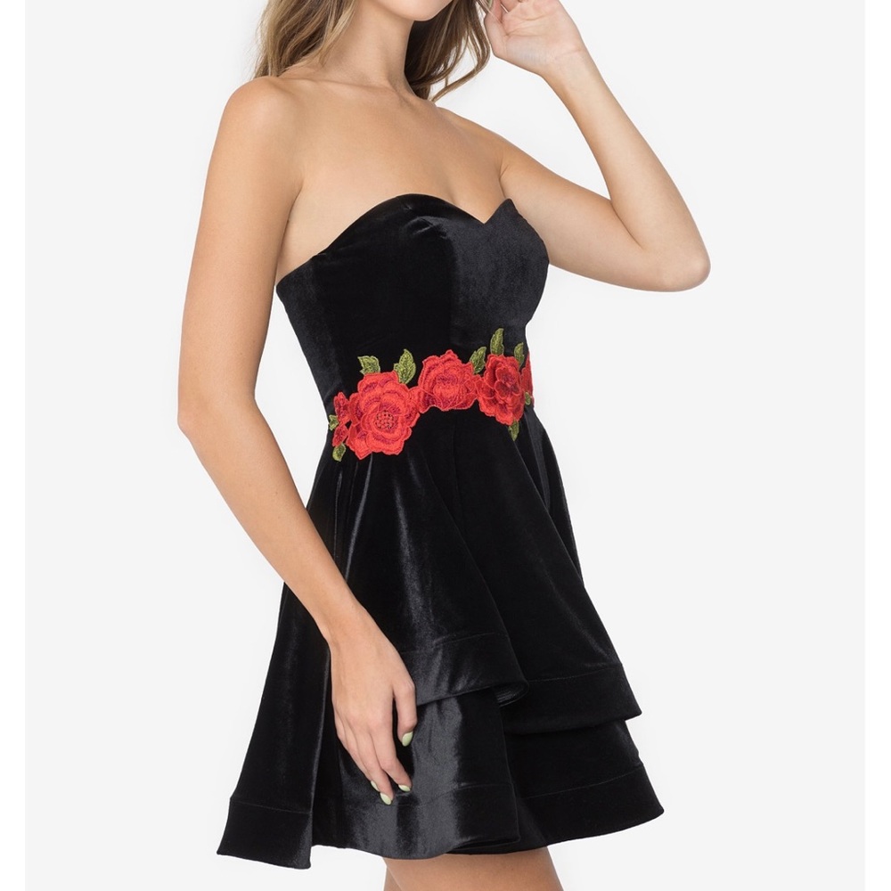 NWT STRAPLESS JUNIORS’PARTY DRESS FROM MACY’S